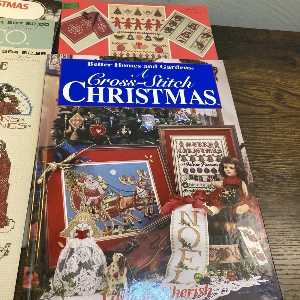Christmas Books Lot of 5 Craft Cross Stitch Leisure Arts + Songbook Xmas Winter